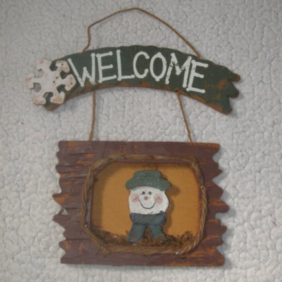 Wooden Hanging Welcome Snowman Sign - Picture 1 of 2